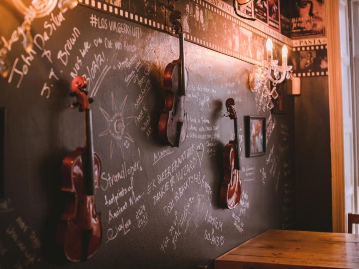 Barrel And Blues Inn Свеллендам Экстерьер фото